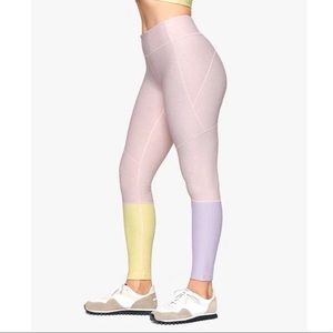 OUTDOOR VOICES Dipped 7/8 Leggings in Dandelion Dahlia Wisteria